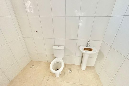 Banheiro de casa para alugar com 2 quartos, 64m² em Jardim Dayse, Ferraz de Vasconcelos