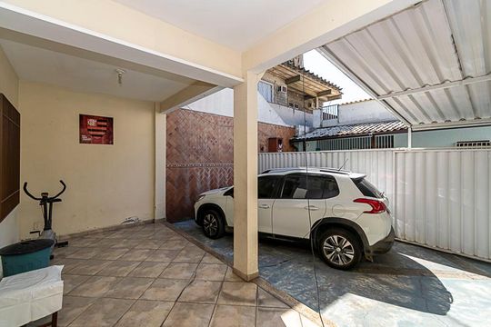 Varanda e garagem de casa à venda com 1 quarto, 166m² em Penha Circular, Rio de Janeiro