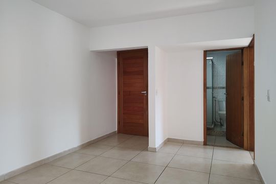 Sala de casa de condomínio à venda com 2 quartos, 75m² em Pechincha, Rio de Janeiro