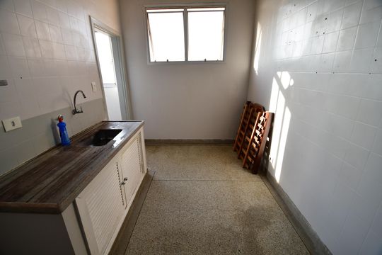 Cozinha de apartamento para alugar com 2 quartos, 100m² em Centro, Campinas