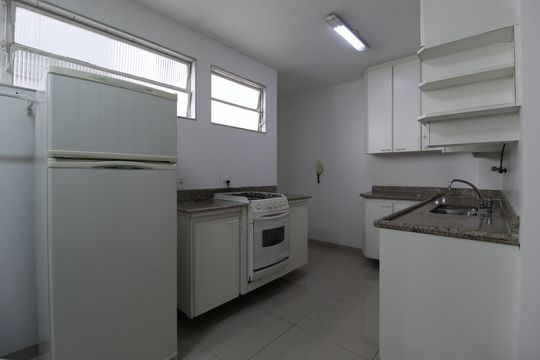 Cozinha de apartamento para alugar com 3 quartos, 134m² em Itaim Bibi, São Paulo