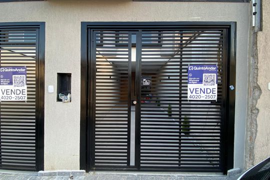 Fachada de casa à venda com 3 quartos, 140m² em Jardim Lisboa, São Paulo