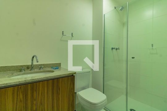 Banheiro de apartamento para alugar com 1 quarto, 26m² em Jardim Prudência, São Paulo