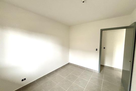 Quarto 1 de casa para alugar com 1 quarto, 33m² em Jardim Dayse, Ferraz de Vasconcelos