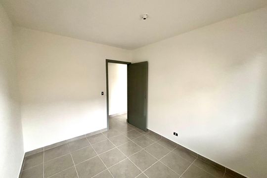 Quarto 1 de casa para alugar com 1 quarto, 33m² em Jardim Dayse, Ferraz de Vasconcelos