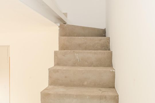 Escada de apartamento à venda com 1 quarto, 42m² em Lapa, São Paulo