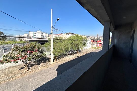 Corredor de casa para alugar com 2 quartos, 54m² em Jardim Dayse, Ferraz de Vasconcelos