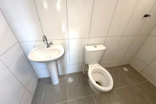 Banheiro de casa para alugar com 2 quartos, 54m² em Jardim Dayse, Ferraz de Vasconcelos