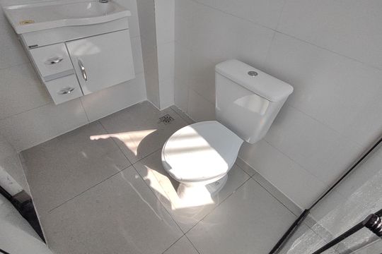 Banheiro de apartamento para alugar com 1 quarto, 34m² em São José, São Caetano do Sul