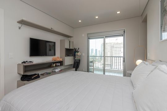 Suíte 1 de apartamento para alugar com 2 quartos, 106m² em Cidade Monções, São Paulo