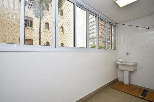 Área de serviço de apartamento para alugar com 3 quartos, 190m² em Jardim Paulista, São Paulo