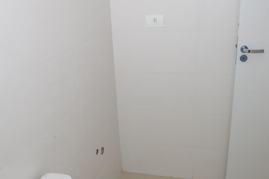 Banheiro de kitnet/studio à venda com 1 quarto, 30m² em Lapa, São Paulo