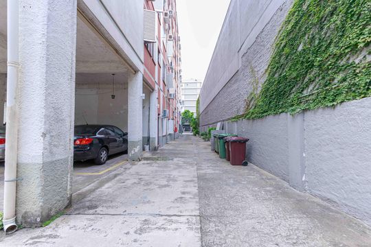 Garagem de apartamento à venda com 2 quartos, 80m² em Floresta, Porto Alegre