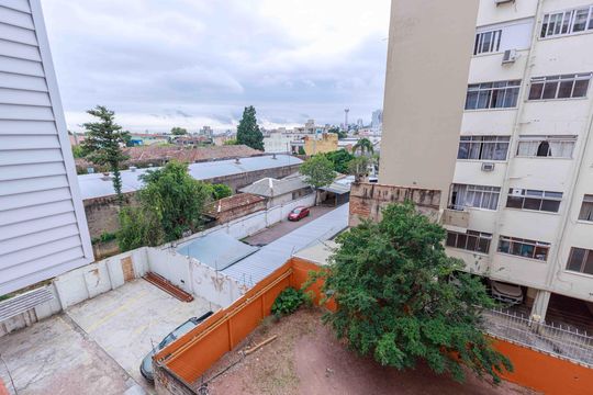 Vista da Sala de apartamento à venda com 2 quartos, 80m² em Floresta, Porto Alegre