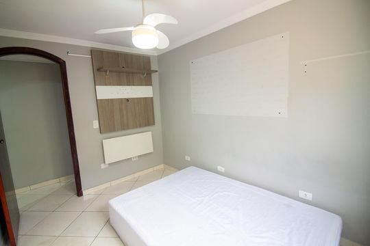 Quarto 1 de apartamento para alugar com 2 quartos, 56m² em Cohab, São Paulo