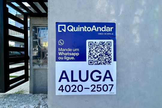Placa  de kitnet/studio para alugar com 1 quarto, 29m² em Campeche, Florianópolis