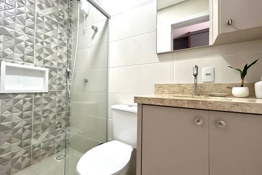 Banheiro  de kitnet/studio para alugar com 1 quarto, 29m² em Campeche, Florianópolis