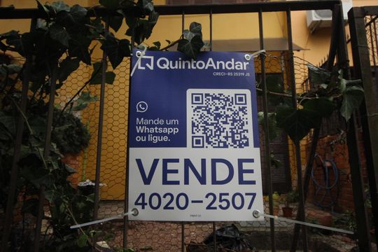 Plaquinha de casa à venda com 2 quartos, 83m² em Morro Santana, Porto Alegre