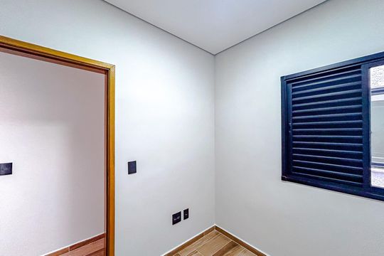 Quarto 2 de casa à venda com 4 quartos, 150m² em Vila Carrão, São Paulo