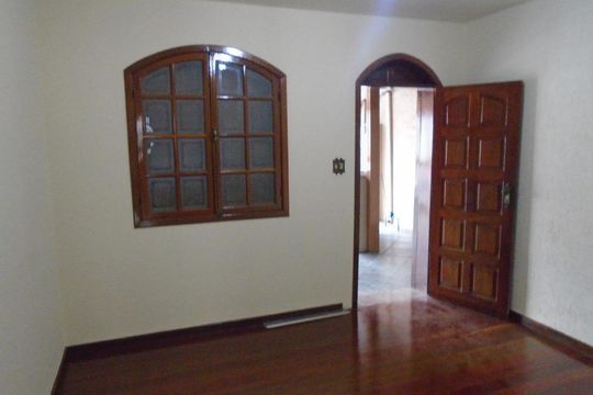Casa à venda com 3 quartos, 360m² em Santa Monica, Belo Horizonte