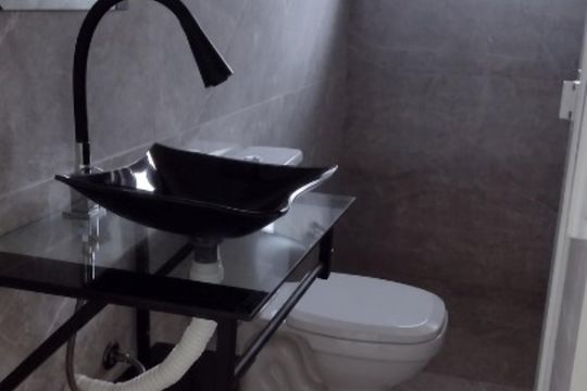 Banheiro de casa à venda com 5 quartos, 150m² em Colinas da Anhanguera, Santana de Parnaíba