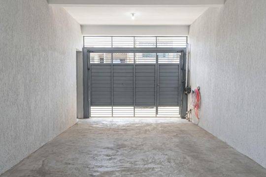 Garagem de casa à venda com 5 quartos, 150m² em Colinas da Anhanguera, Santana de Parnaíba