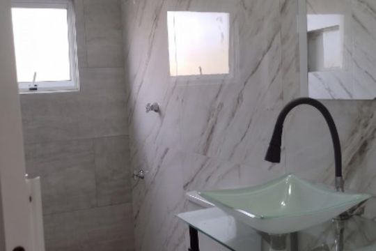 Banheiro de casa à venda com 5 quartos, 150m² em Colinas da Anhanguera, Santana de Parnaíba