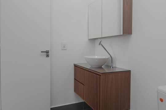 Banheiro da Suíte de apartamento para alugar com 2 quartos, 61m² em Cidade Baixa, Porto Alegre