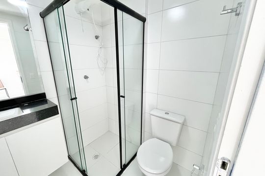 Banheiro de kitnet/studio para alugar com 1 quarto, 31m² em Parada Inglesa, São Paulo