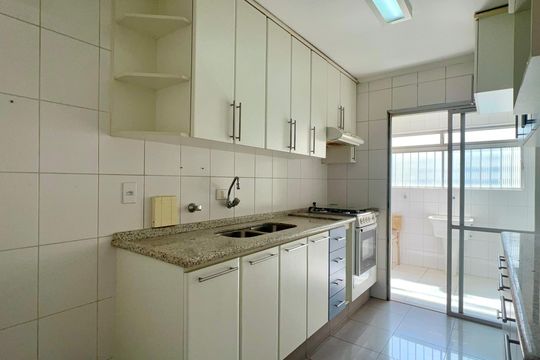 Cozinha de apartamento à venda com 2 quartos, 86m² em Paraíso, São Paulo