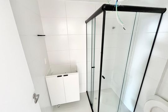 Banheiro de kitnet/studio à venda com 1 quarto, 31m² em Parada Inglesa, São Paulo