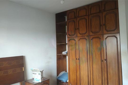Casa à venda com 3 quartos, 200m² em Parque Maria Domitila, São Paulo