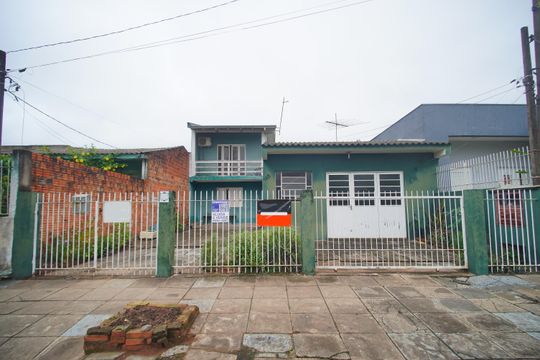 Fachada de casa à venda com 4 quartos, 195m² em Feitoria, São Leopoldo