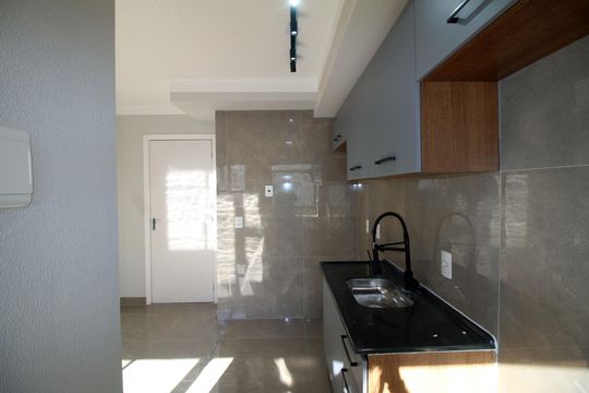 Cozinha de apartamento à venda com 2 quartos, 48m² em Vaz Lobo, Rio de Janeiro