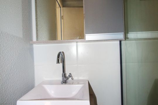 Banheiro de apartamento à venda com 2 quartos, 48m² em Vaz Lobo, Rio de Janeiro