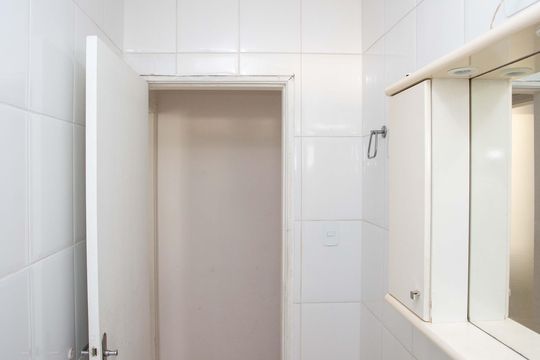 Banheiro de apartamento à venda com 2 quartos, 73m² em Centro, Diadema