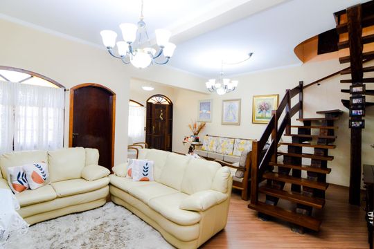 Sala de casa à venda com 3 quartos, 350m² em Vila Galvão, Guarulhos