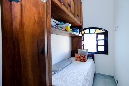 Quarto de Serviço de casa à venda com 3 quartos, 350m² em Vila Galvão, Guarulhos