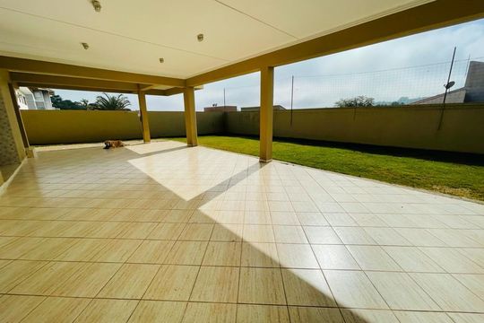 Área externa de casa à venda com 4 quartos, 400m² em Caxambu, Jundiaí