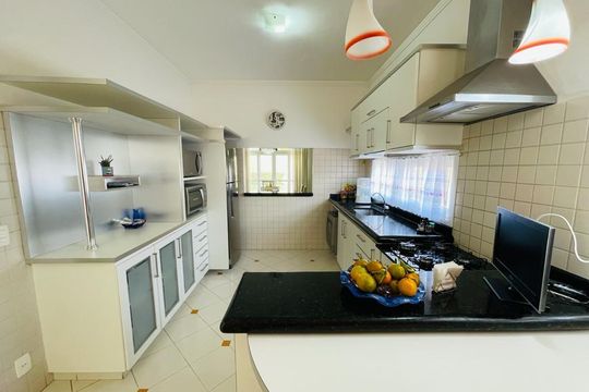 Cozinha de casa à venda com 4 quartos, 400m² em Caxambu, Jundiaí