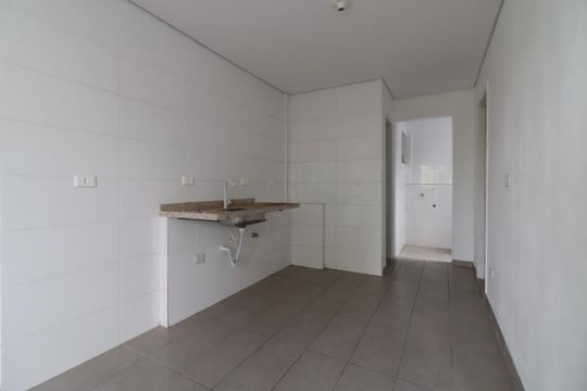Cozinha de casa à venda com 2 quartos, 37m² em Parque Paineiras, São Paulo