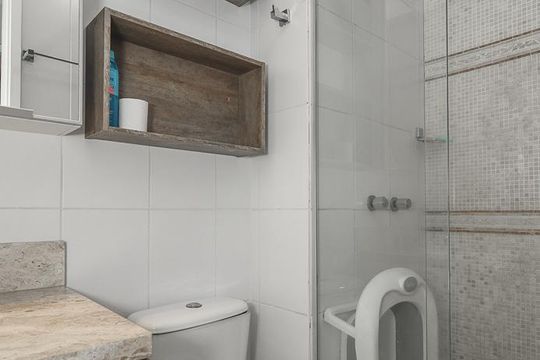Banheiro Social de apartamento à venda com 3 quartos, 64m² em Passo das Pedras, Porto Alegre