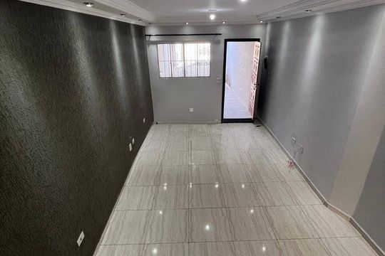 Sala de casa à venda com 3 quartos, 120m² em Jardim Santa Teresinha, São Paulo