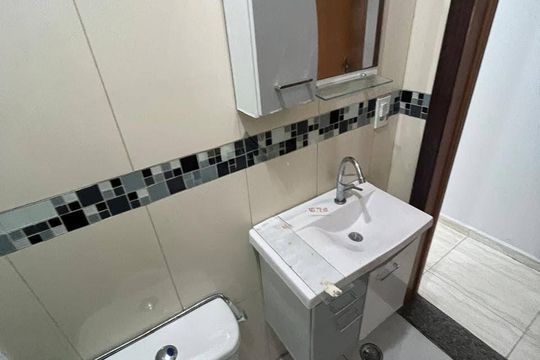 Banheiro de casa à venda com 3 quartos, 120m² em Jardim Santa Teresinha, São Paulo