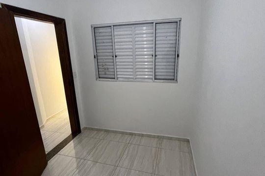 Quarto de casa à venda com 3 quartos, 120m² em Jardim Santa Teresinha, São Paulo