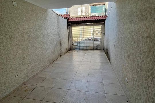 Área externa de casa à venda com 3 quartos, 120m² em Jardim Santa Teresinha, São Paulo