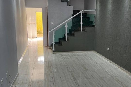 Sala de casa à venda com 3 quartos, 120m² em Jardim Santa Teresinha, São Paulo