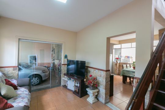 Casa à venda com 3 quartos, 168m² em Canaa, Belo Horizonte