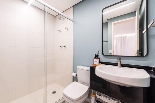 Banheiro de kitnet/studio para alugar com 1 quarto, 27m² em Jardim Paulista, São Paulo