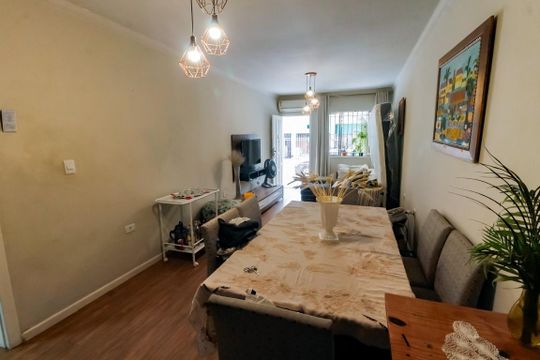 Sala de casa à venda com 3 quartos, 202m² em Vila Prel, São Paulo